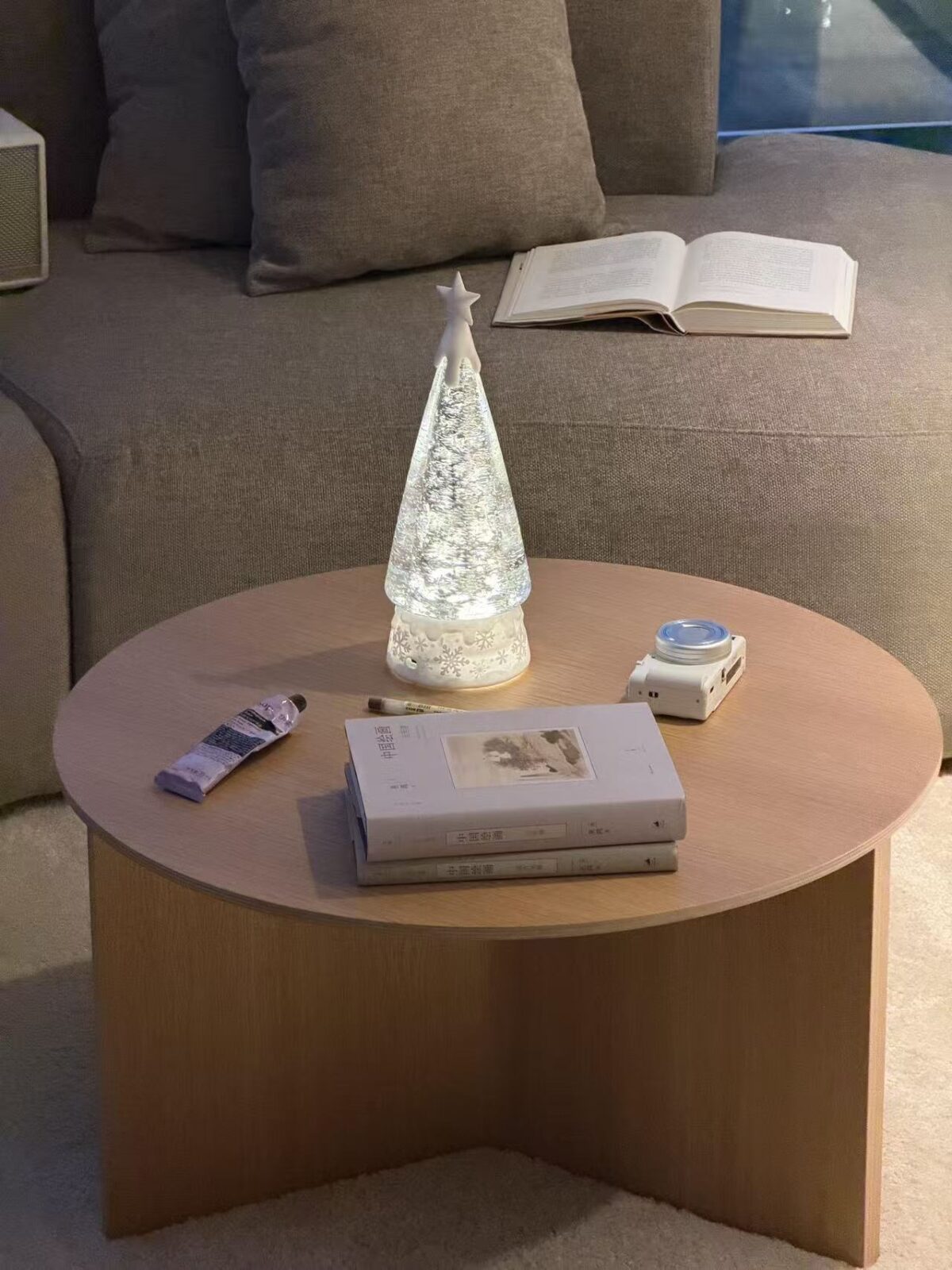 Premium Crystal Christmas Snow Globe - Auto Snowfall 8 Holiday Melodies, Warm LED Light Decor for Home & Christmas Gifting