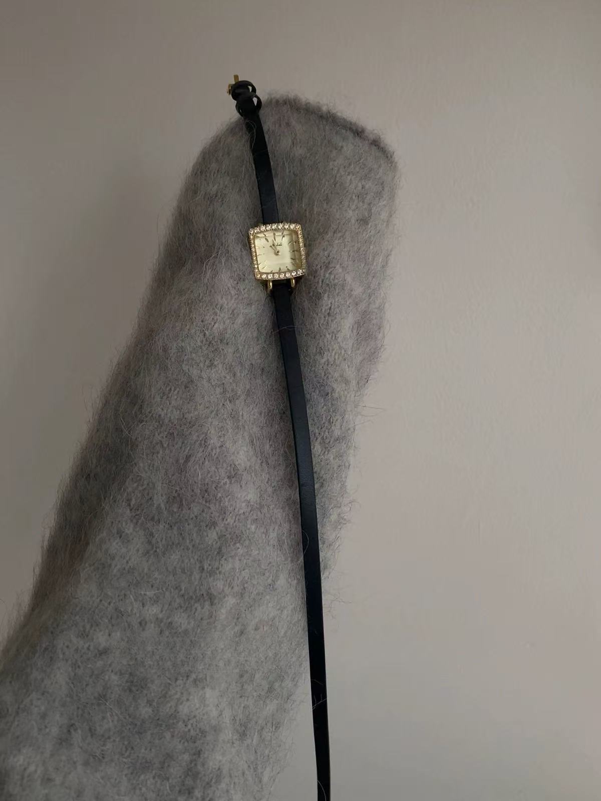 Vintage Minimalist Brown Leather Strap Quartz Watch for Women - Classic Everyday Timepiece