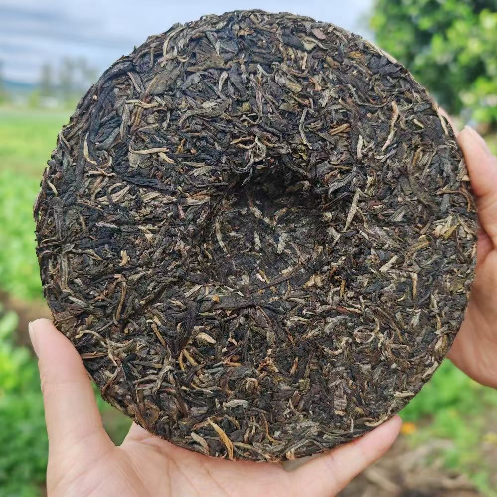 Ultimate Bulang Mountain Lao Ban Zhang Raw Puerh Tea Cake - 357g Spring Reserve