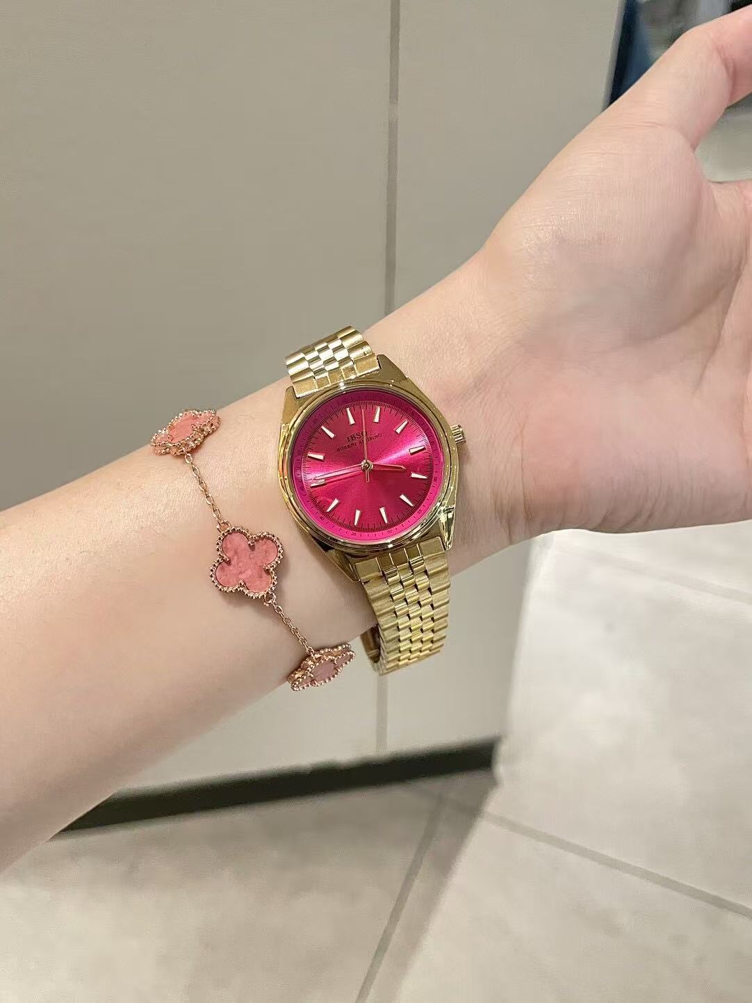 Sunburst Dial Rose Gold Mesh Watch for Women - Minimalist Elegant 28mm Casual Watch