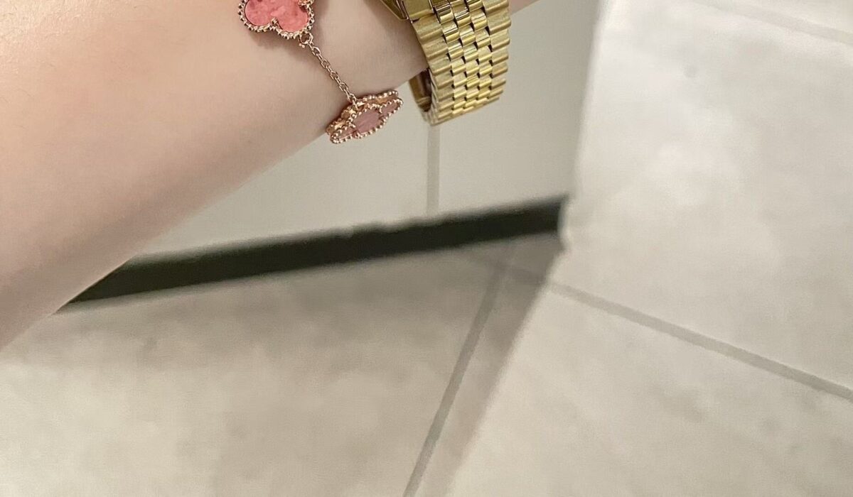 Sunburst Dial Rose Gold Mesh Watch for Women - Minimalist Elegant 28mm Casual Watch