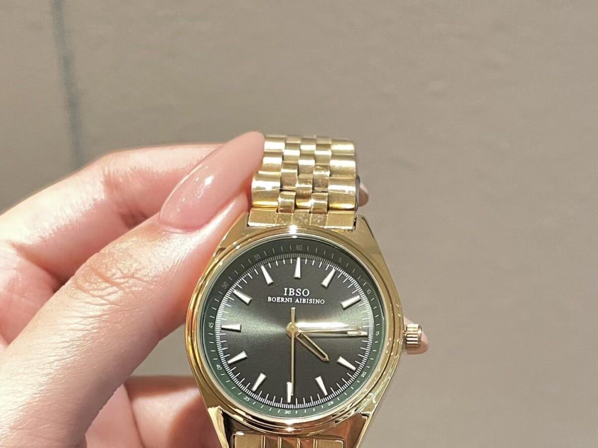 Sunburst Dial Rose Gold Mesh Watch for Women - Minimalist Elegant 28mm Casual Watch