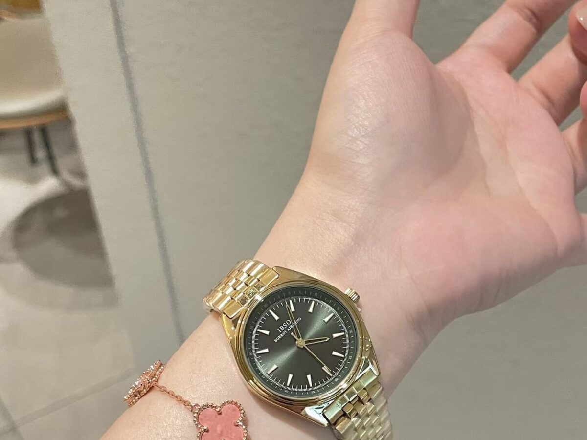 Sunburst Dial Rose Gold Mesh Watch for Women - Minimalist Elegant 28mm Casual Watch