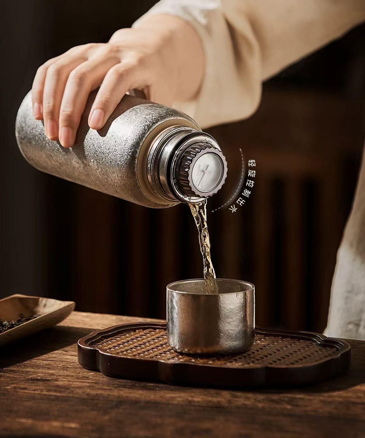 Watch-Style Temperature Display Pure Titanium Tumbler - 450ml Vacuum Insulated Cup with Analog Gauge