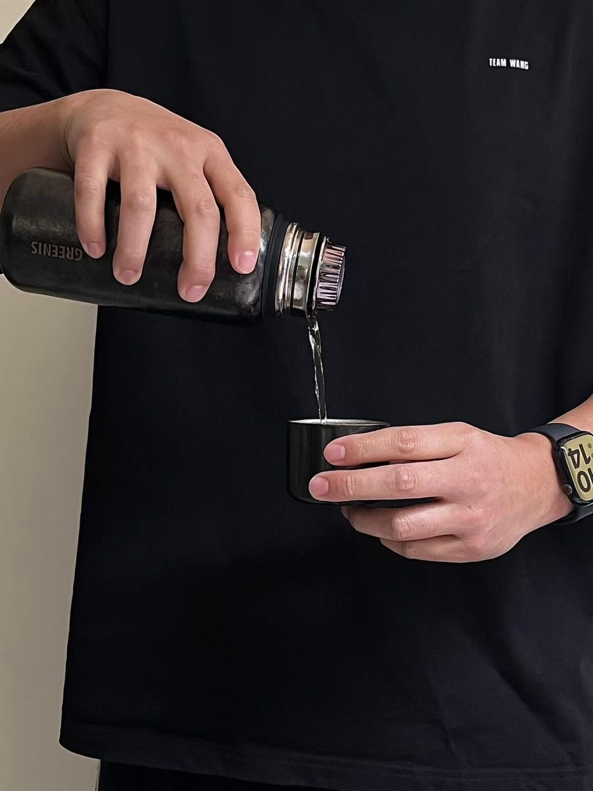 Watch-Style Temperature Display Pure Titanium Tumbler - 450ml Vacuum Insulated Cup with Analog Gauge