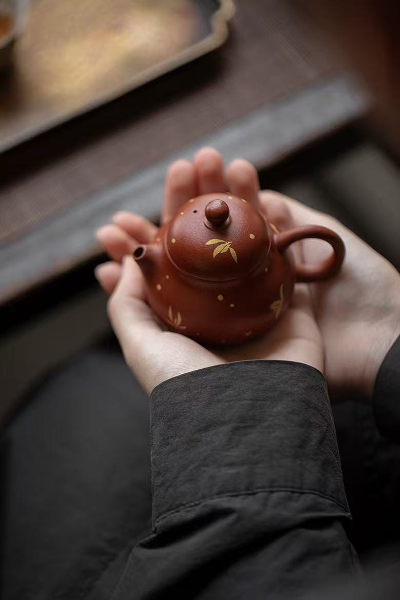 微信图片_20260118011605_756_7 Yixing Teapot - Luxurious Gold-Foil Teapot, 100ml Ceremony Pot