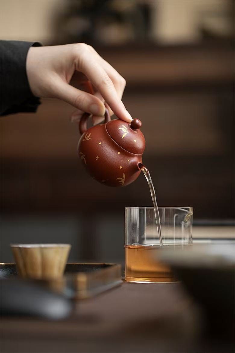 微信图片_20260118011606_757_7 Yixing Teapot - Luxurious Gold-Foil Teapot, 100ml Ceremony Pot