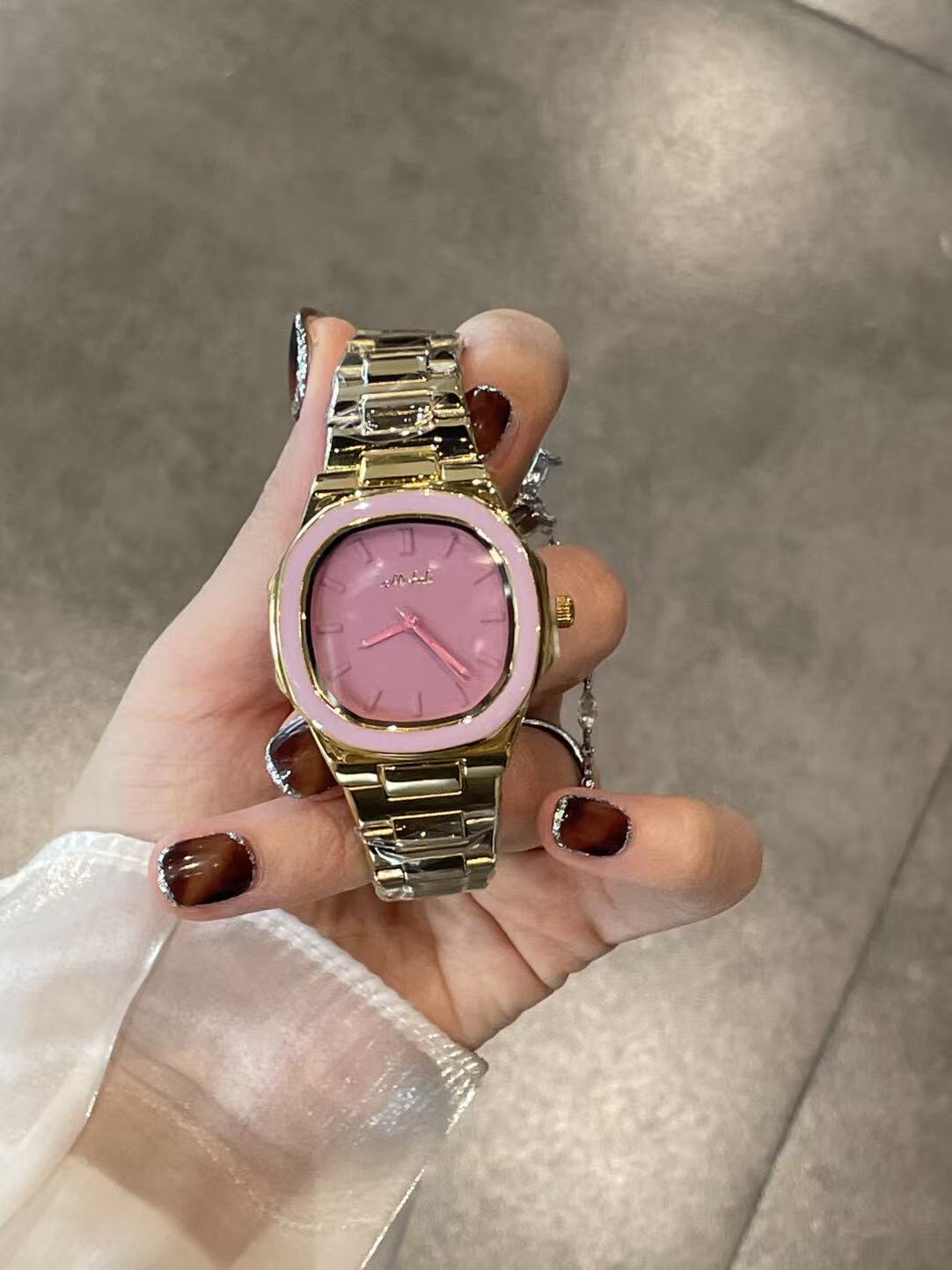 微信图片_20260119200149_1146_6 Van Gogh Inspired Pink Crystal Watch with Starry Night Dial