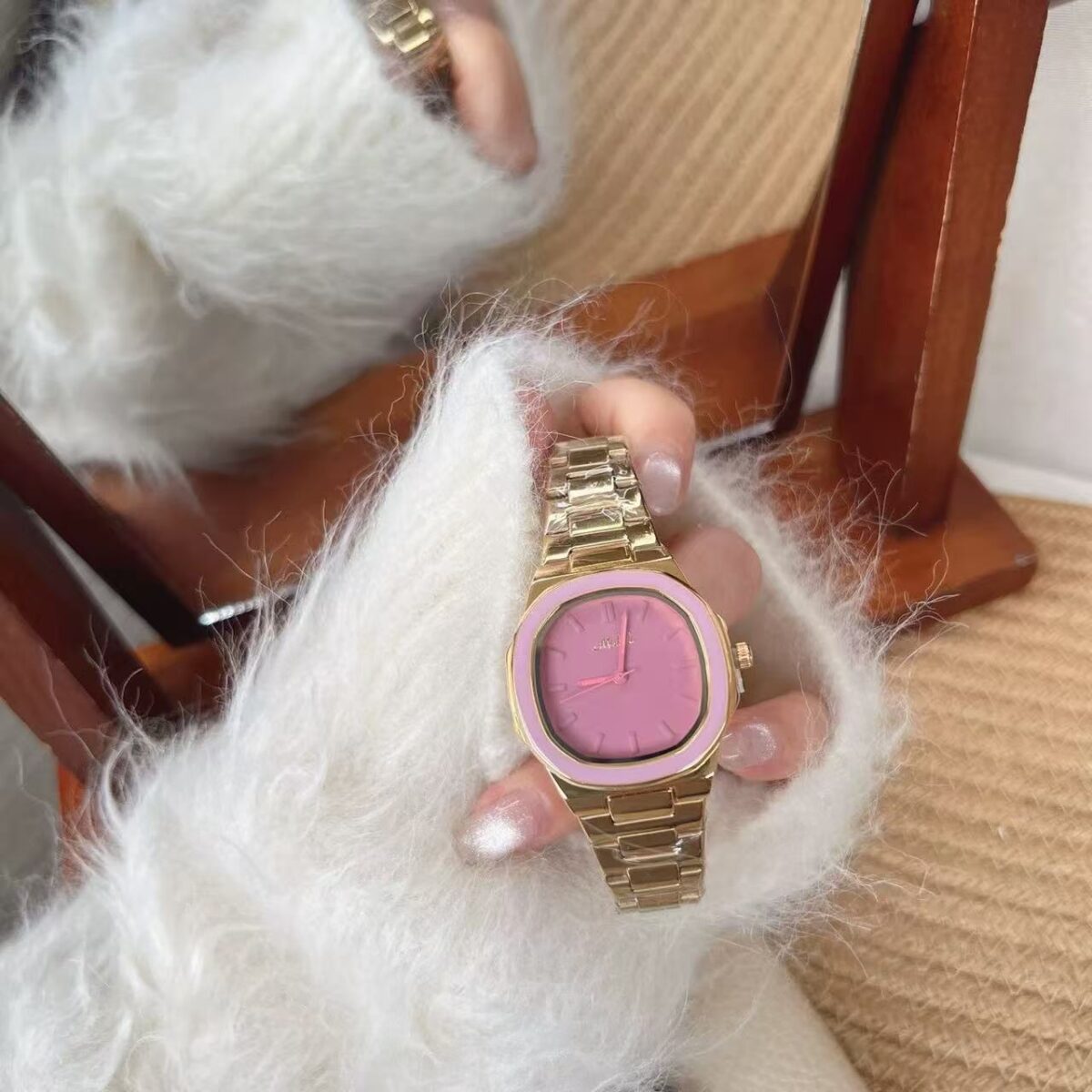 微信图片_20260119200704_1149_6 Van Gogh Inspired Pink Crystal Watch with Starry Night Dial