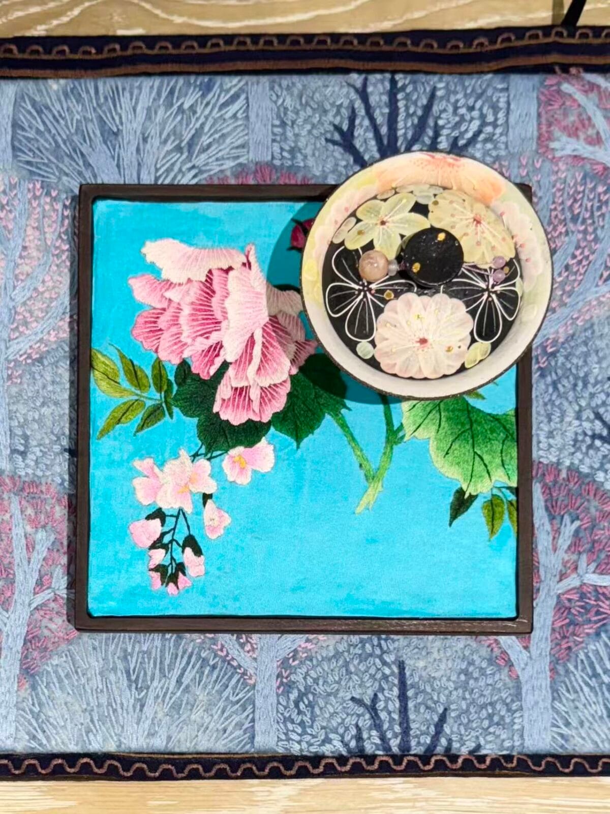 Jingdezhen Fahua Enamel 2 Cai Gaiwan - Hand-Painted Famille Rose with Relief Decoration