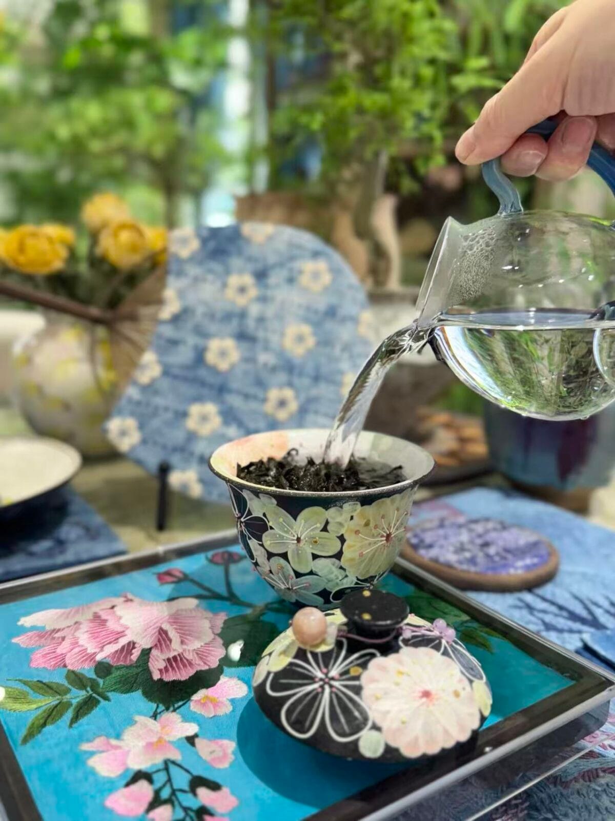 Jingdezhen Fahua Enamel 2 Cai Gaiwan - Hand-Painted Famille Rose with Relief Decoration