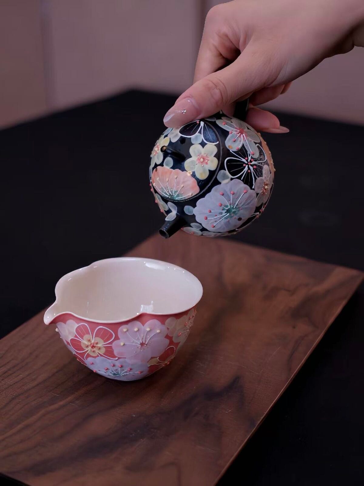 微信图片_20260121010230_1195_6 Yixing Teapot - Exquisite 150ml Hand-Painted Floral Dragon Egg for Gongfu