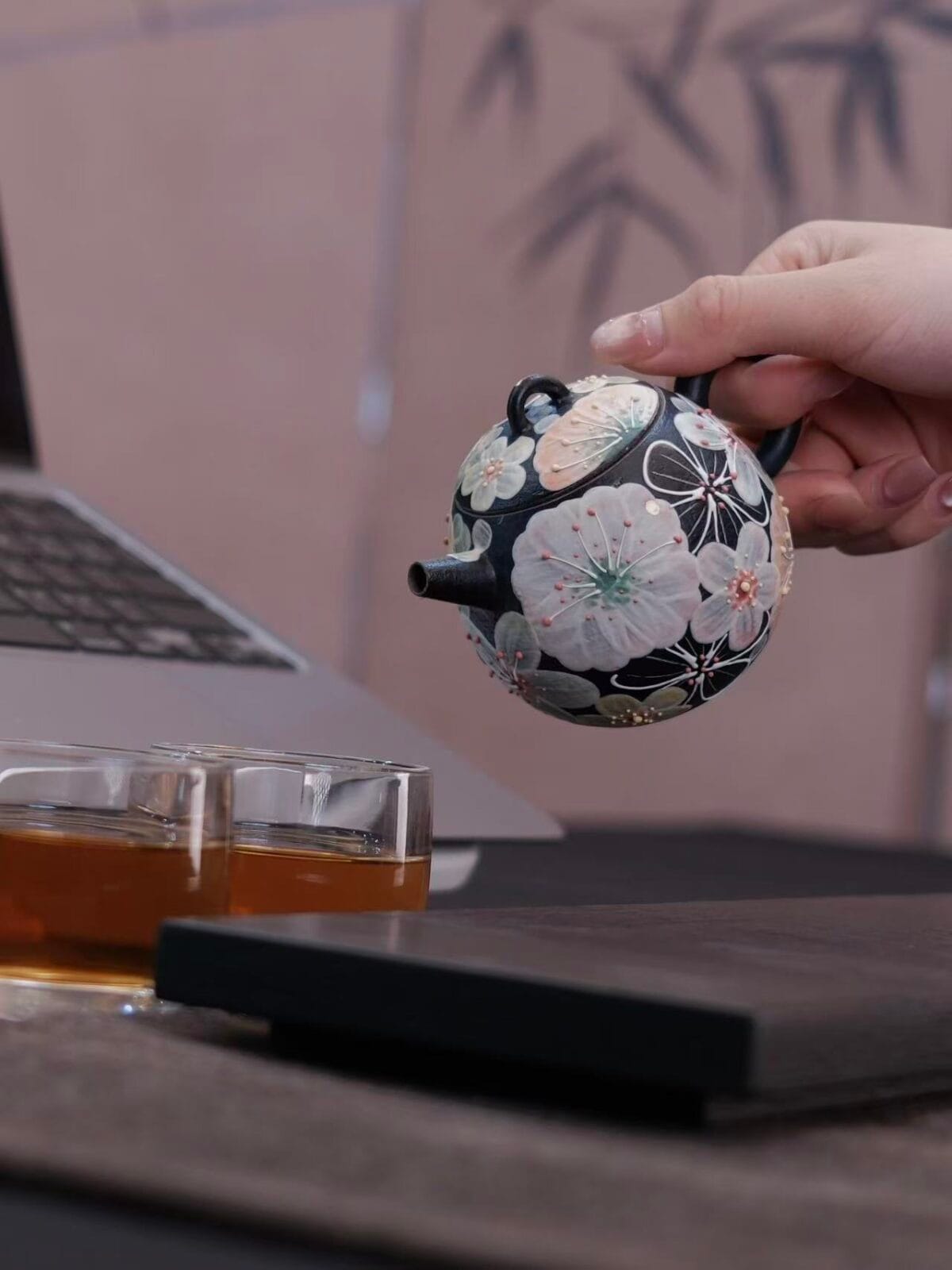 微信图片_20260121010232_1197_6 Yixing Teapot - Exquisite 150ml Hand-Painted Floral Dragon Egg for Gongfu