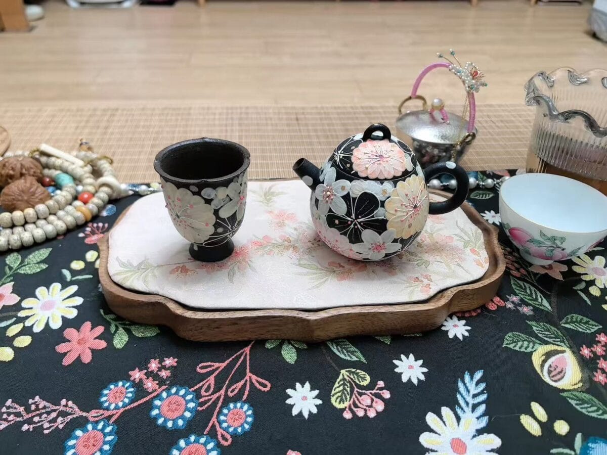 微信图片_20260121010241_1206_6 Yixing Teapot - Exquisite 150ml Hand-Painted Floral Dragon Egg for Gongfu