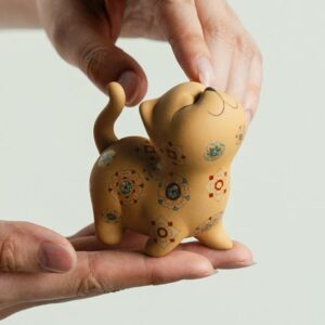Golden Duan Zisha Cat Tea Pet & Lid Rest - Handmade Ceramic Tea Accessory