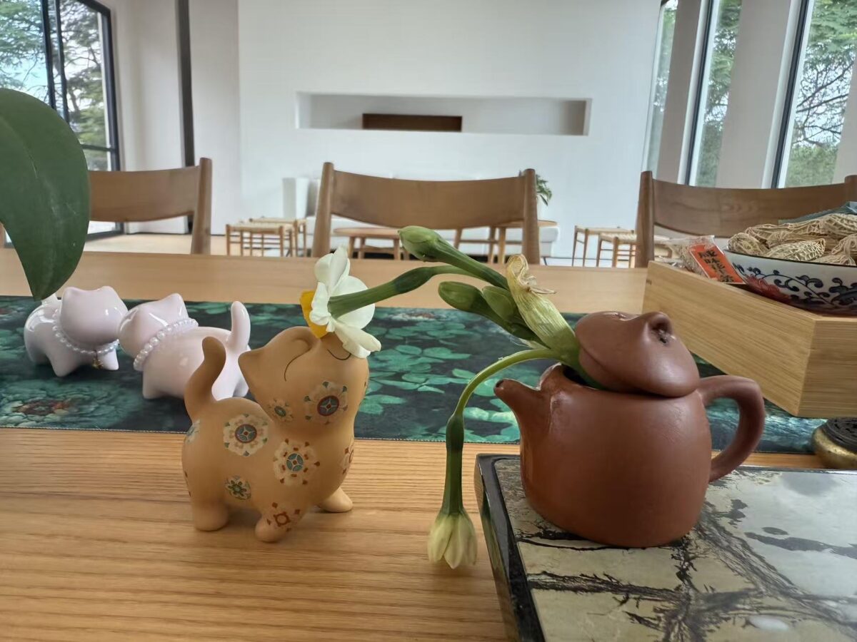 微信图片_20260202112117_1650_6 Golden Duan Zisha Cat Tea Pet & Lid Rest - Handmade Ceramic Tea Accessory