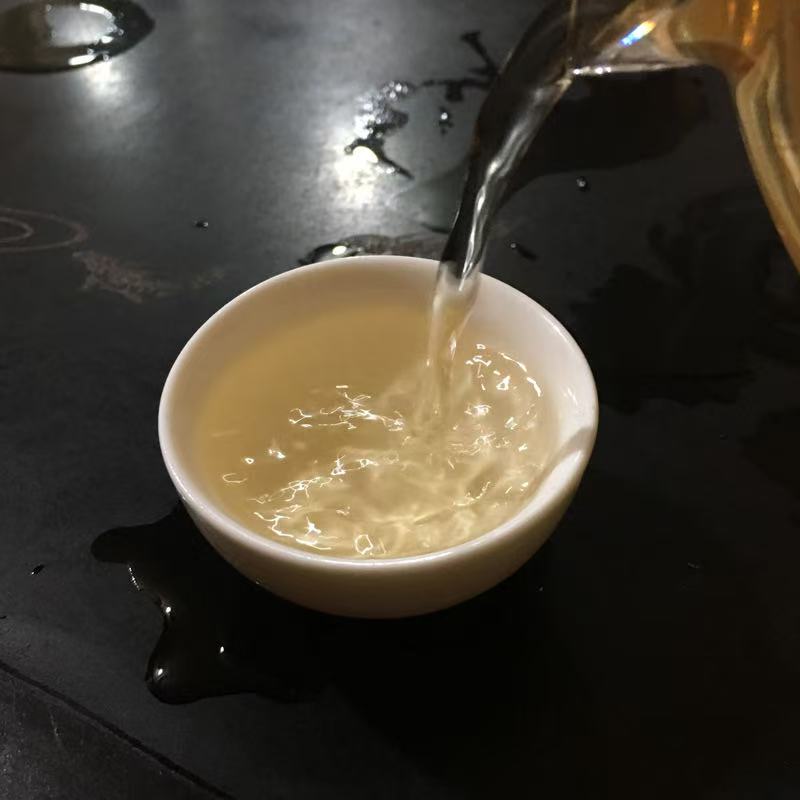 Fuding Sun-Dried Aged White Tea Cake - Premium Baihao Yinzhen Silver Needle (300g)