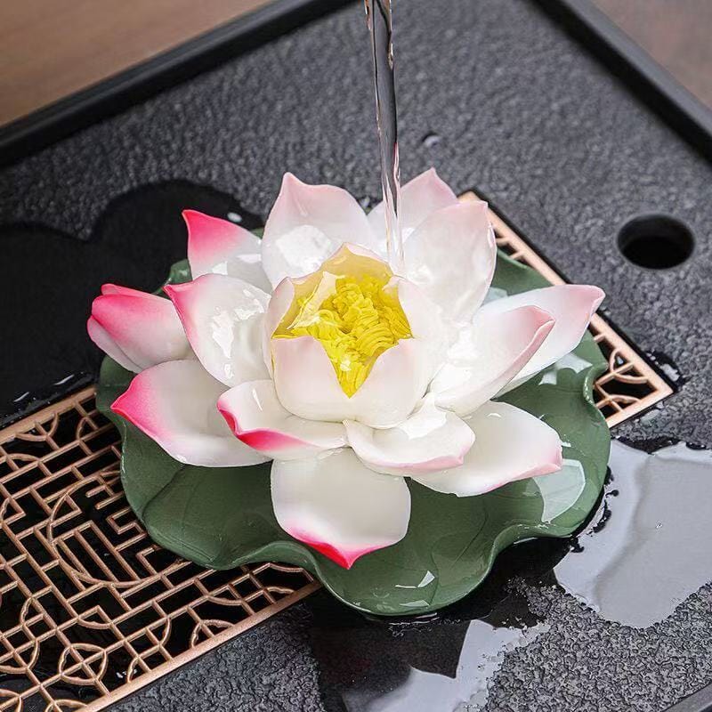 Color-Changing Lotus Sculpture Tea Pet: 1 Magical Masterpiece for Your Serene Tea Table