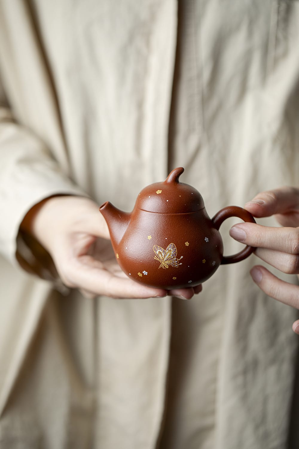 微信图片_20260312160149_285_2 Gold Embossed Zisha Tea Set - Luxurious 3-Piece Handcrafted Butterfly Teapot