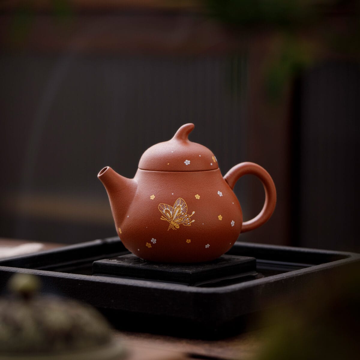 微信图片_20260312160203_291_2 Gold Embossed Zisha Tea Set - Luxurious 3-Piece Handcrafted Butterfly Teapot
