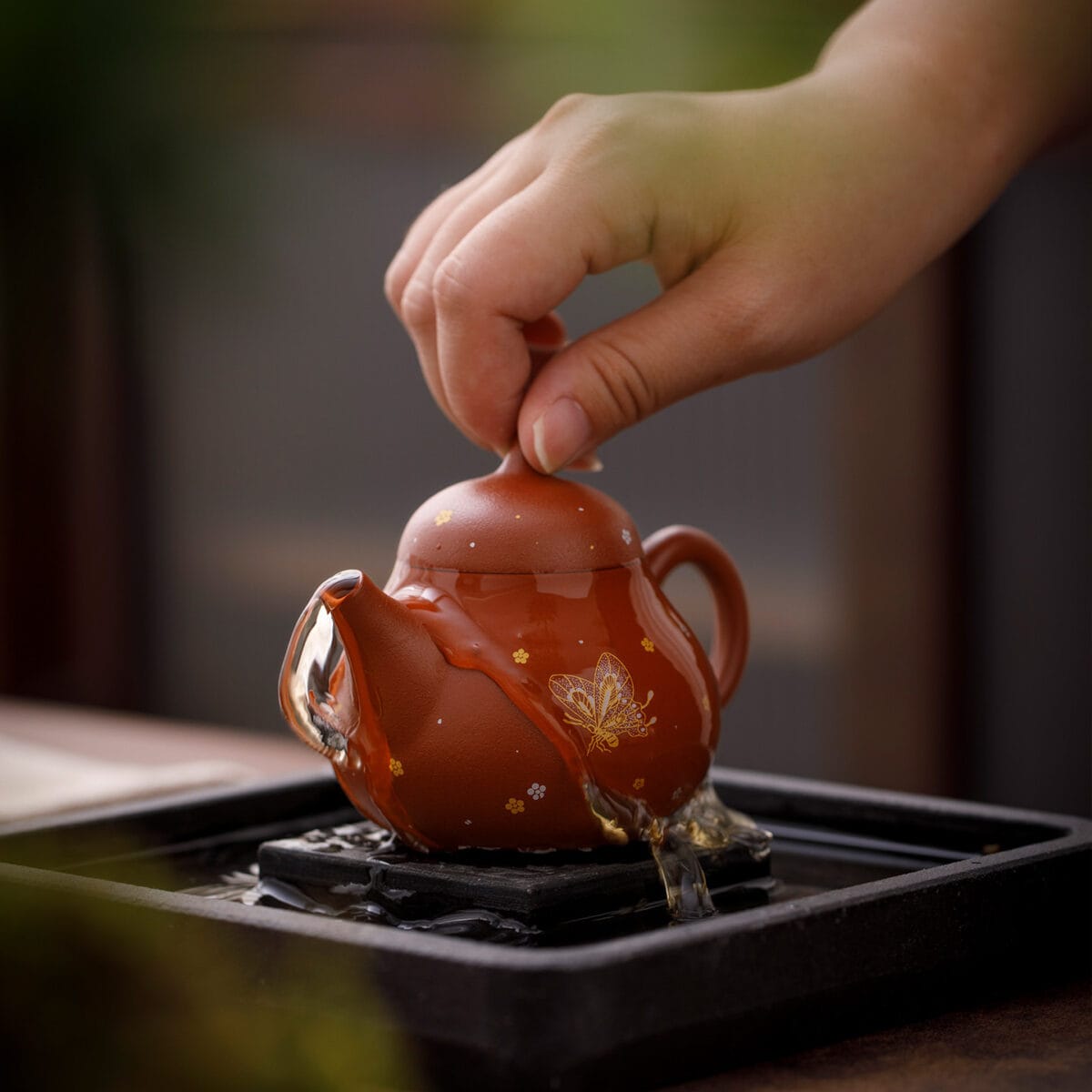 微信图片_20260312160204_292_2 Gold Embossed Zisha Tea Set - Luxurious 3-Piece Handcrafted Butterfly Teapot