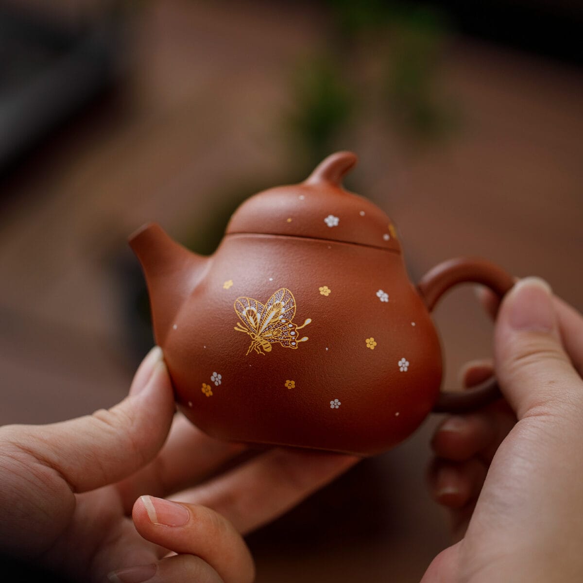 微信图片_20260312160204_293_2 Gold Embossed Zisha Tea Set - Luxurious 3-Piece Handcrafted Butterfly Teapot