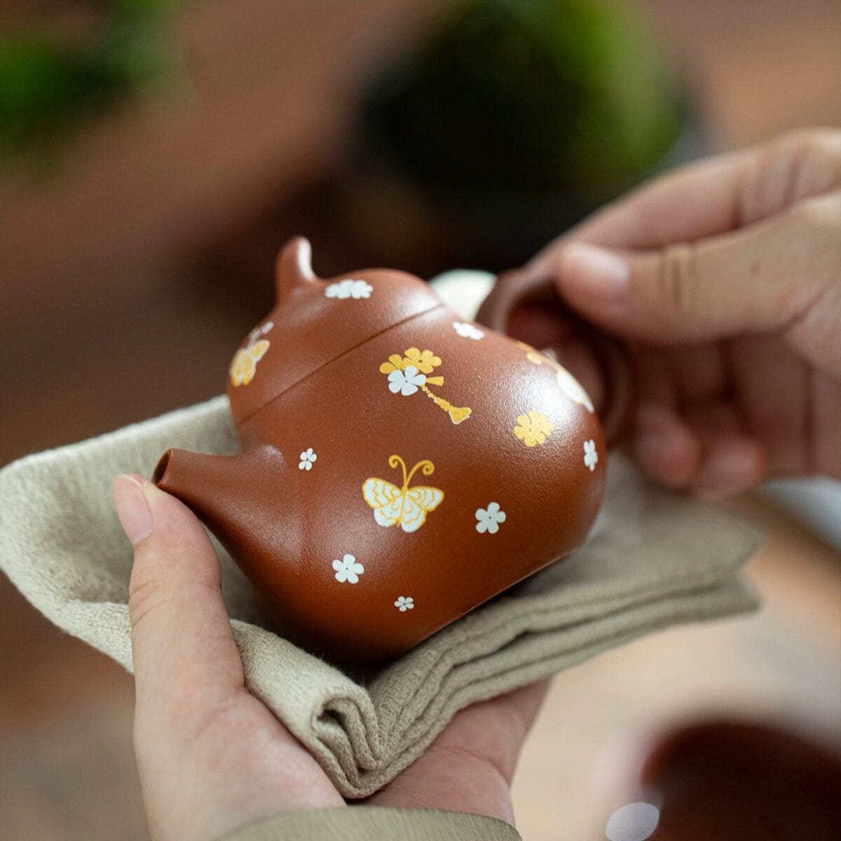 Zhu Ni Clay Tea Set - Stunning Butterfly & Floral Design, 130ml Teapot