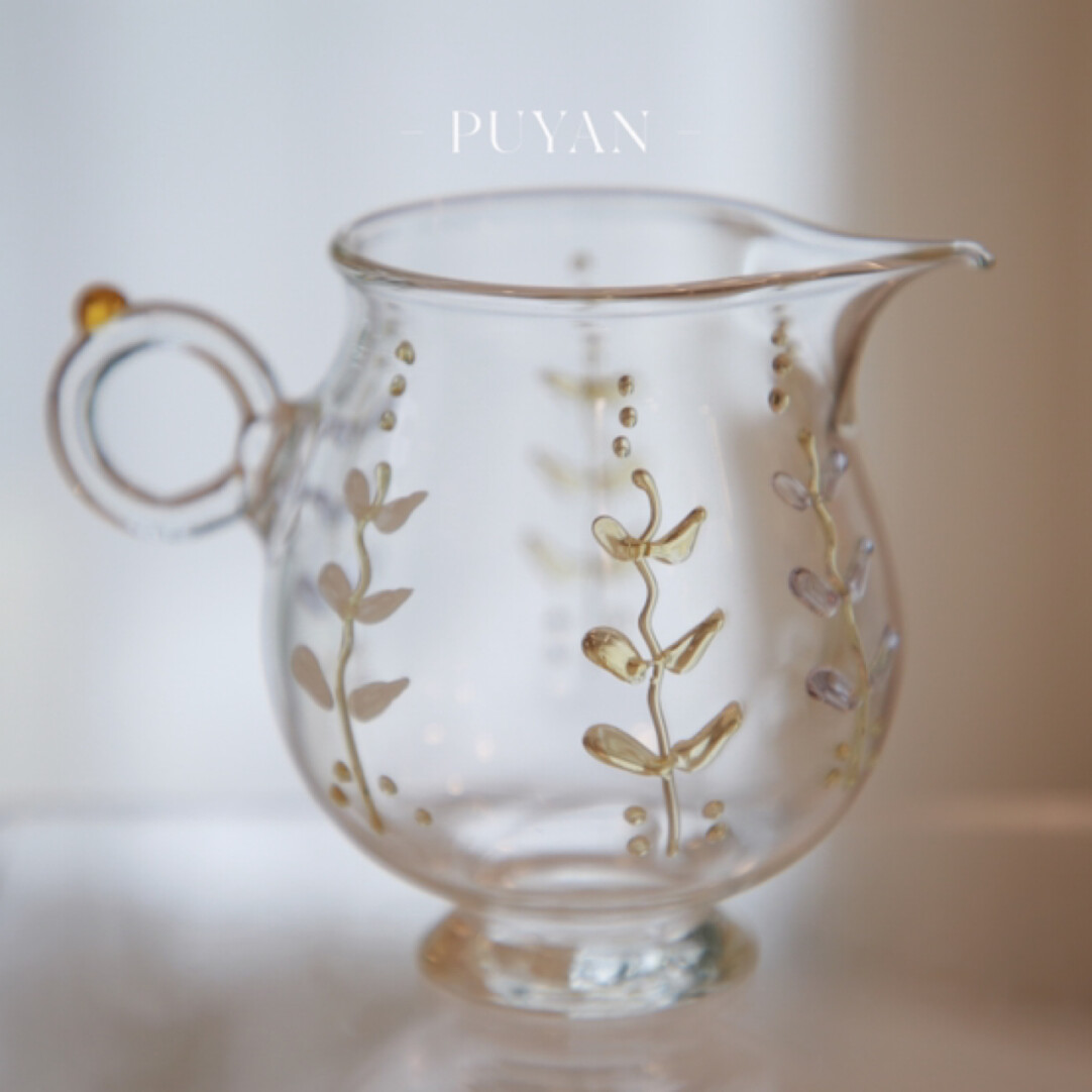 Wisteria Embossed Borosilicate Glass Fairness Cup – 170ml Tea Pitcher for Gongfu Tea