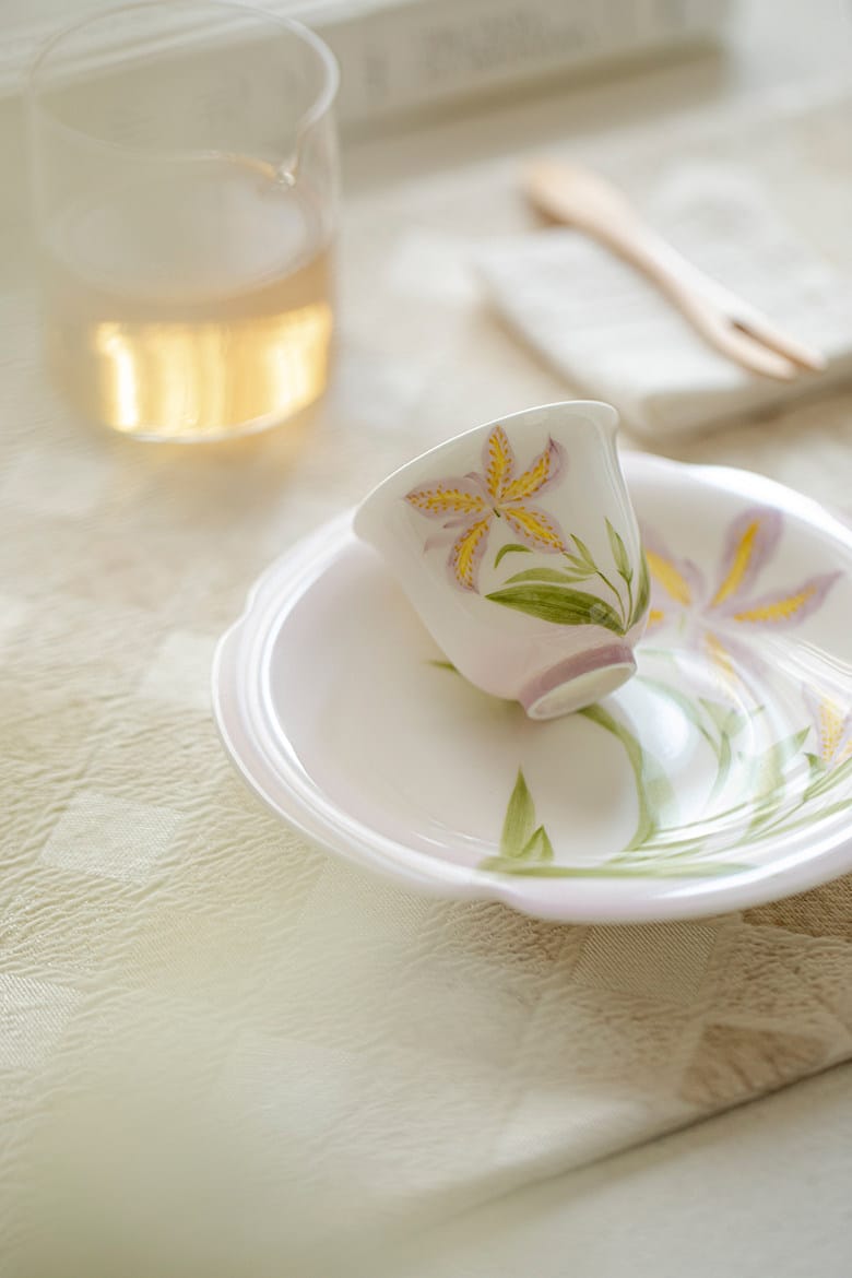 Iris Ceramic Tea Set - Beautiful Hand-Painted Floral Design, Includes Tray