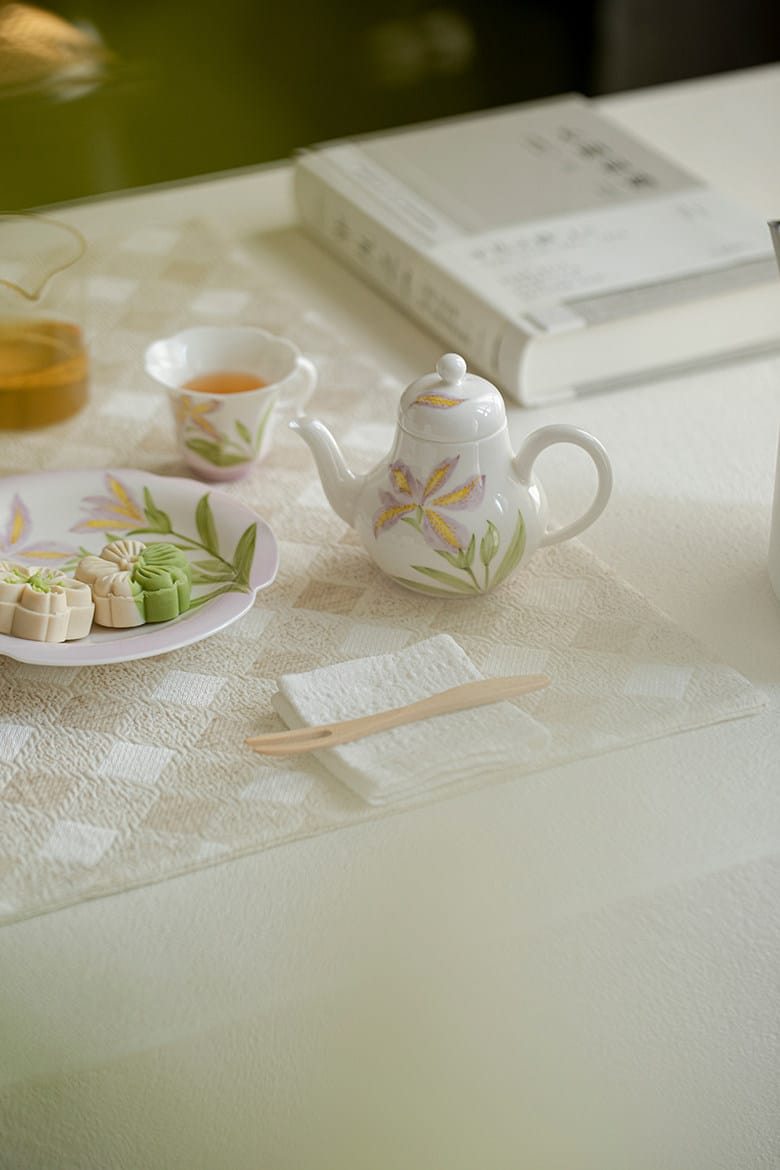 Iris Ceramic Tea Set - Beautiful Hand-Painted Floral Design, Includes Tray