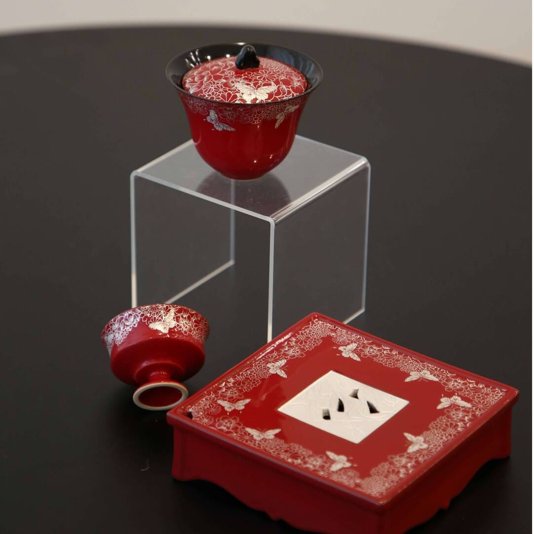 Dusky Crimson Gaiwan - Exquisite 120ml Hand-Painted Zen Tea Set