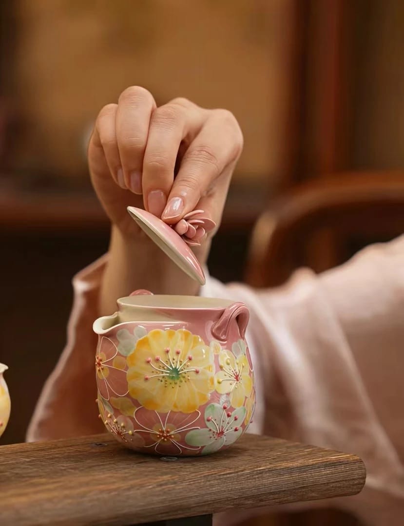 Hand-Painted Gourd Clay Teapot: A Stunning 150ml Floral Masterpiece