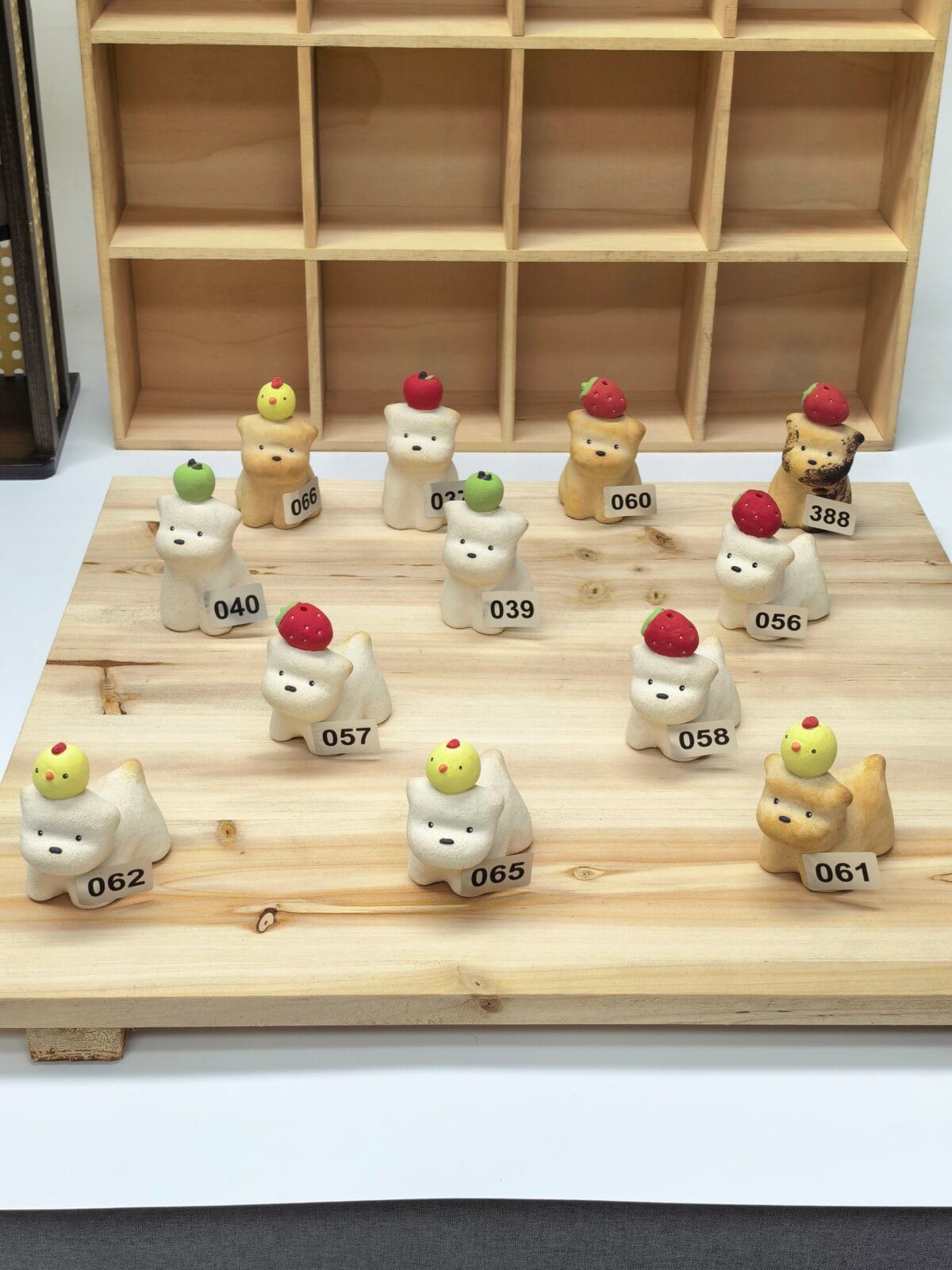 微信图片_20260408184909_376_4 Handmade Ceramic Dog Figurine - Charming, Numbered Collectible (7-9cm)