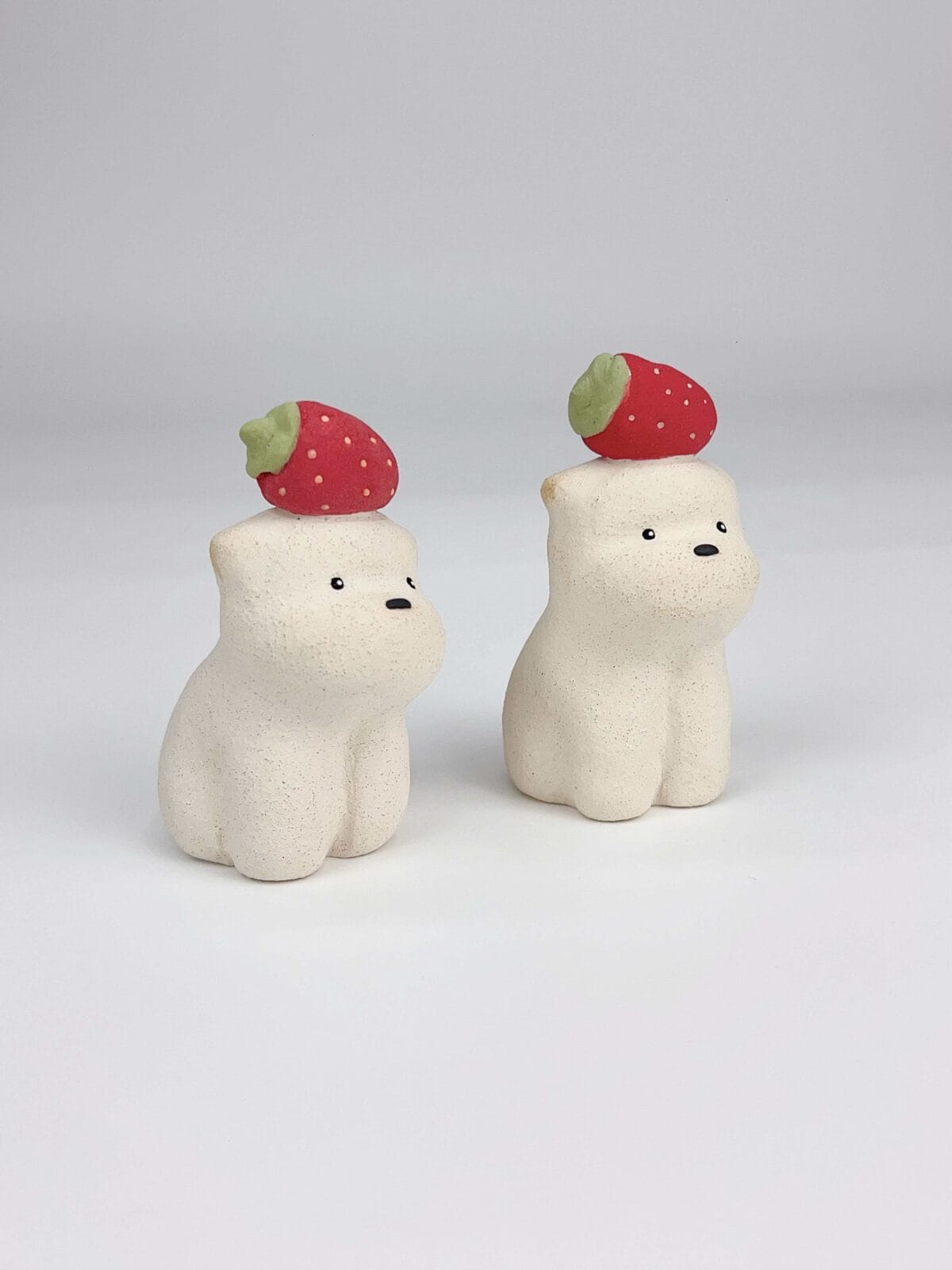 微信图片_20260409134211_399_4 Handmade Ceramic Dog Figurine - Charming, Numbered Collectible (7-9cm)