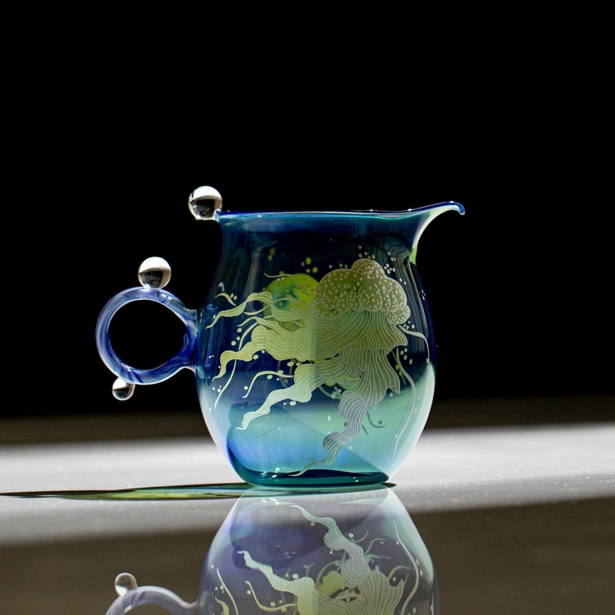 Jellyfish Pattern Glass Fairness Cup: A Stunning 190ml Vessel for Tea Lovers & Hosts