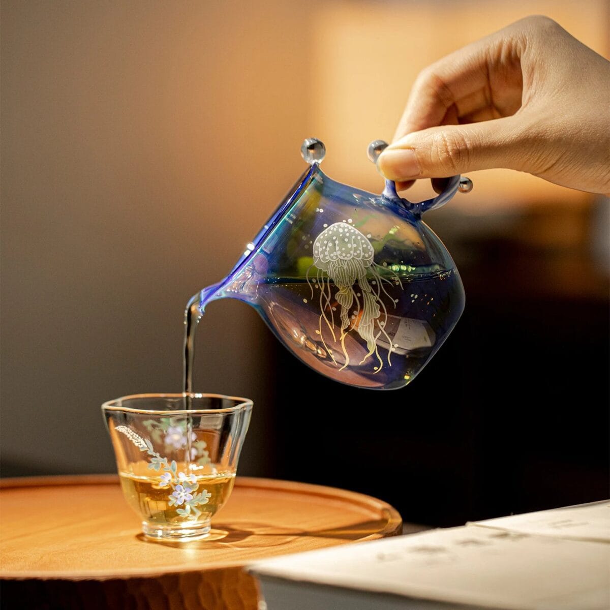 Jellyfish Pattern Glass Fairness Cup: A Stunning 190ml Vessel for Tea Lovers & Hosts