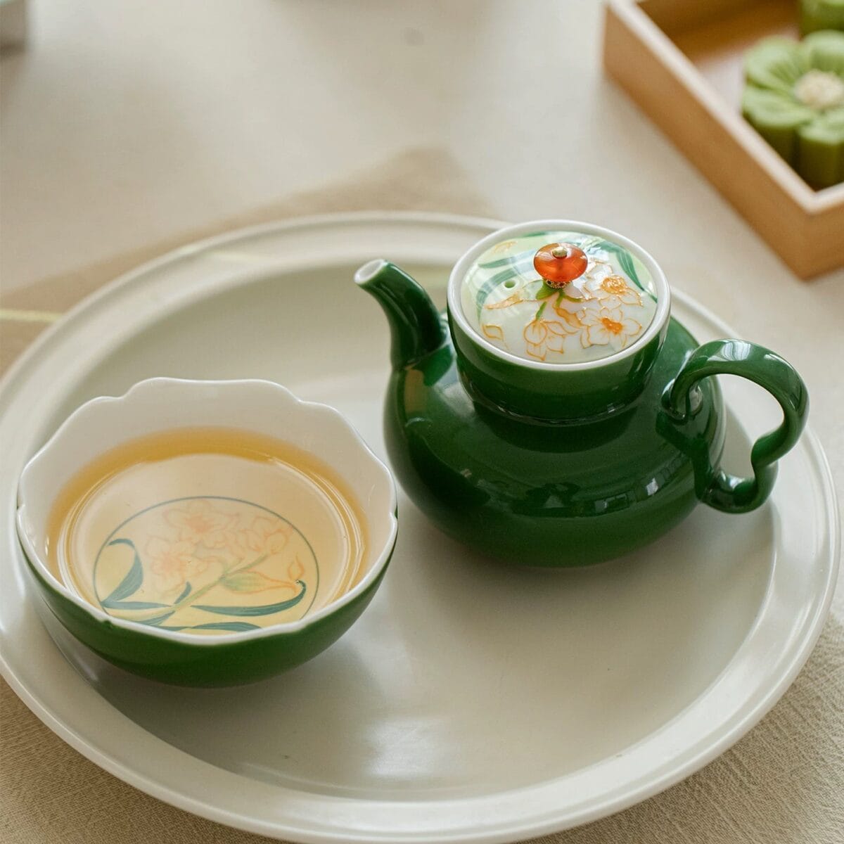 Narcissus Hand-Painted Travel Tea Set: Your Complete 3-Piece Tea Adventure