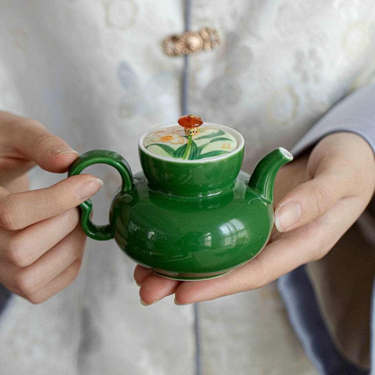 Narcissus Hand-Painted Travel Tea Set: Your Complete 3-Piece Tea Adventure