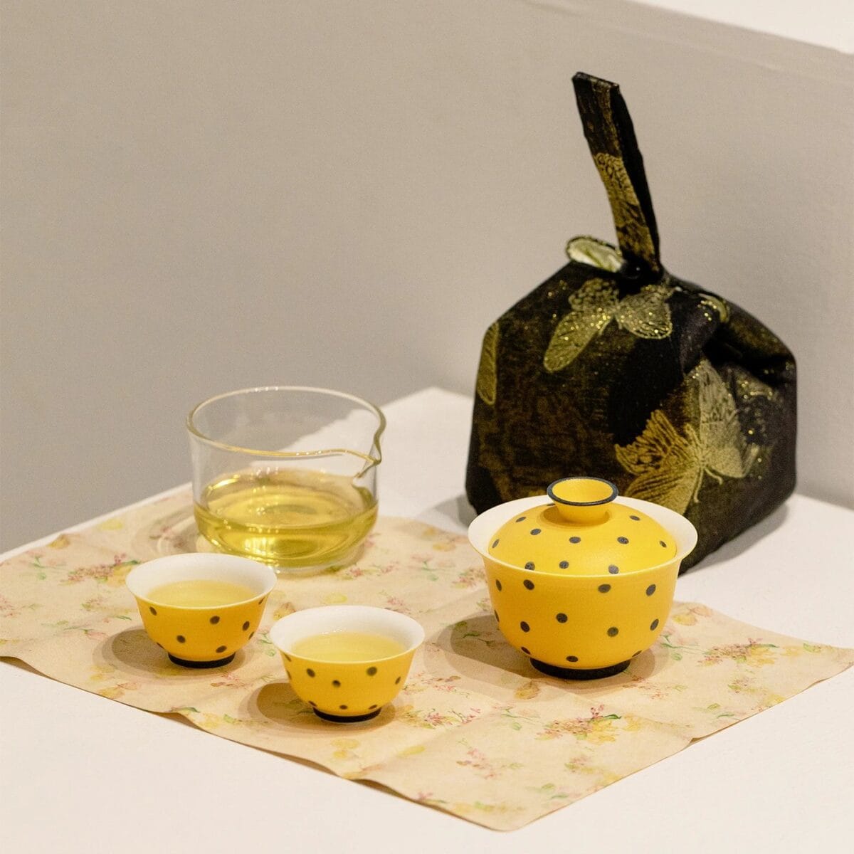 Golden Mist Dotted Gaiwan Set: Your Complete 3-Piece Tea Journey Kit