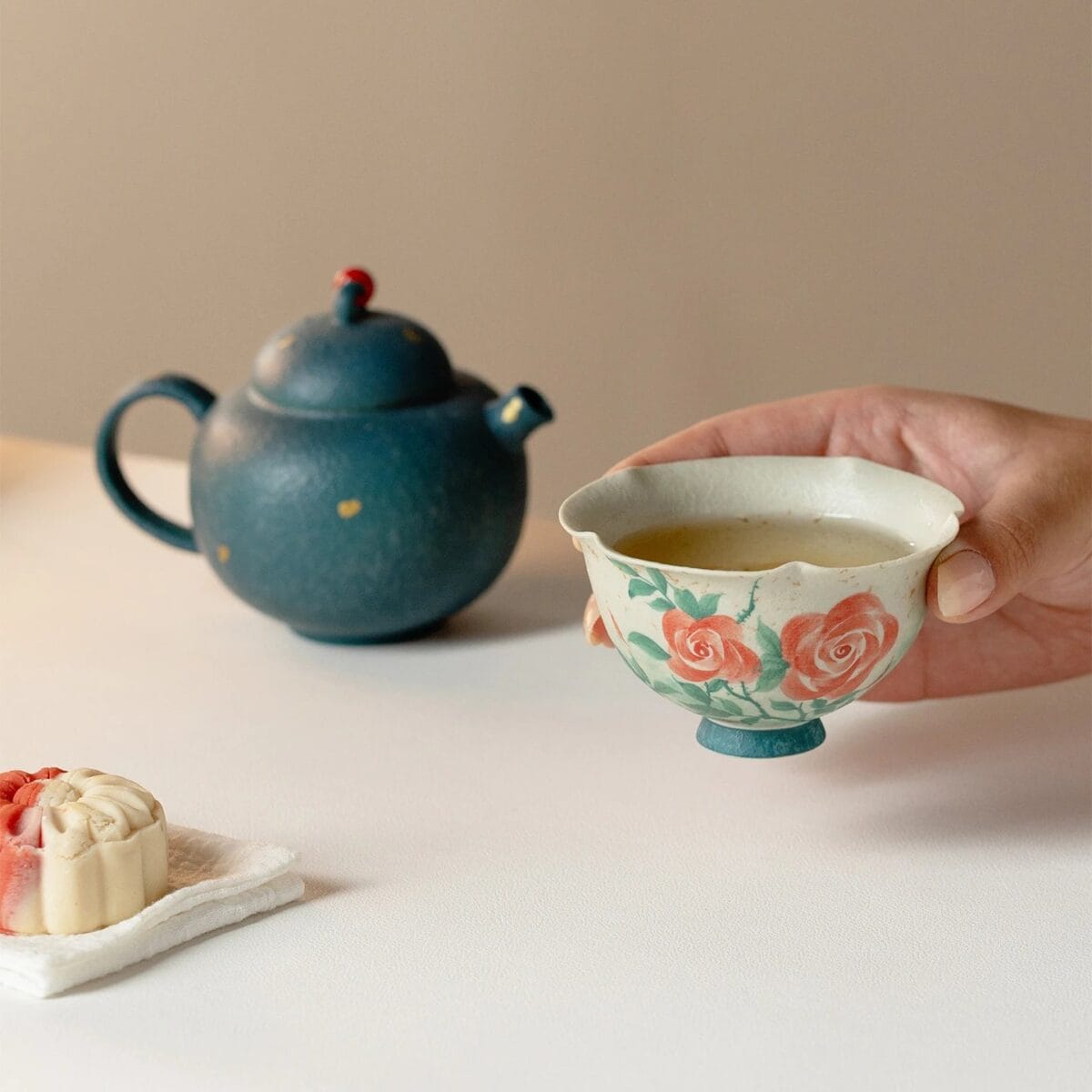 Sapphire & Rose Travel Tea Set: Your Complete 3-Piece Picnic Companion