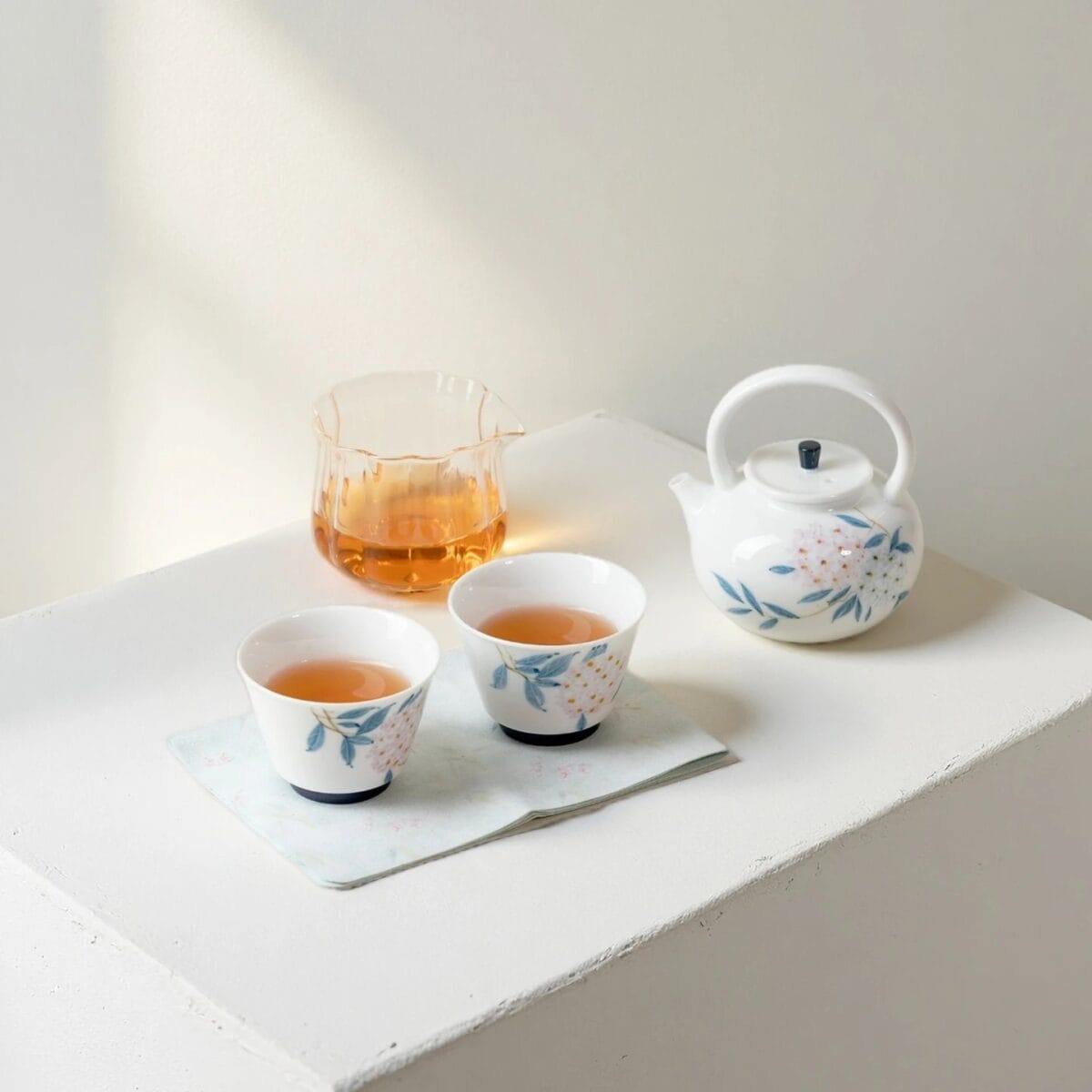 Hand-painted Hydrangea Treasure Flower Set: Your 4-Piece Floral Escape