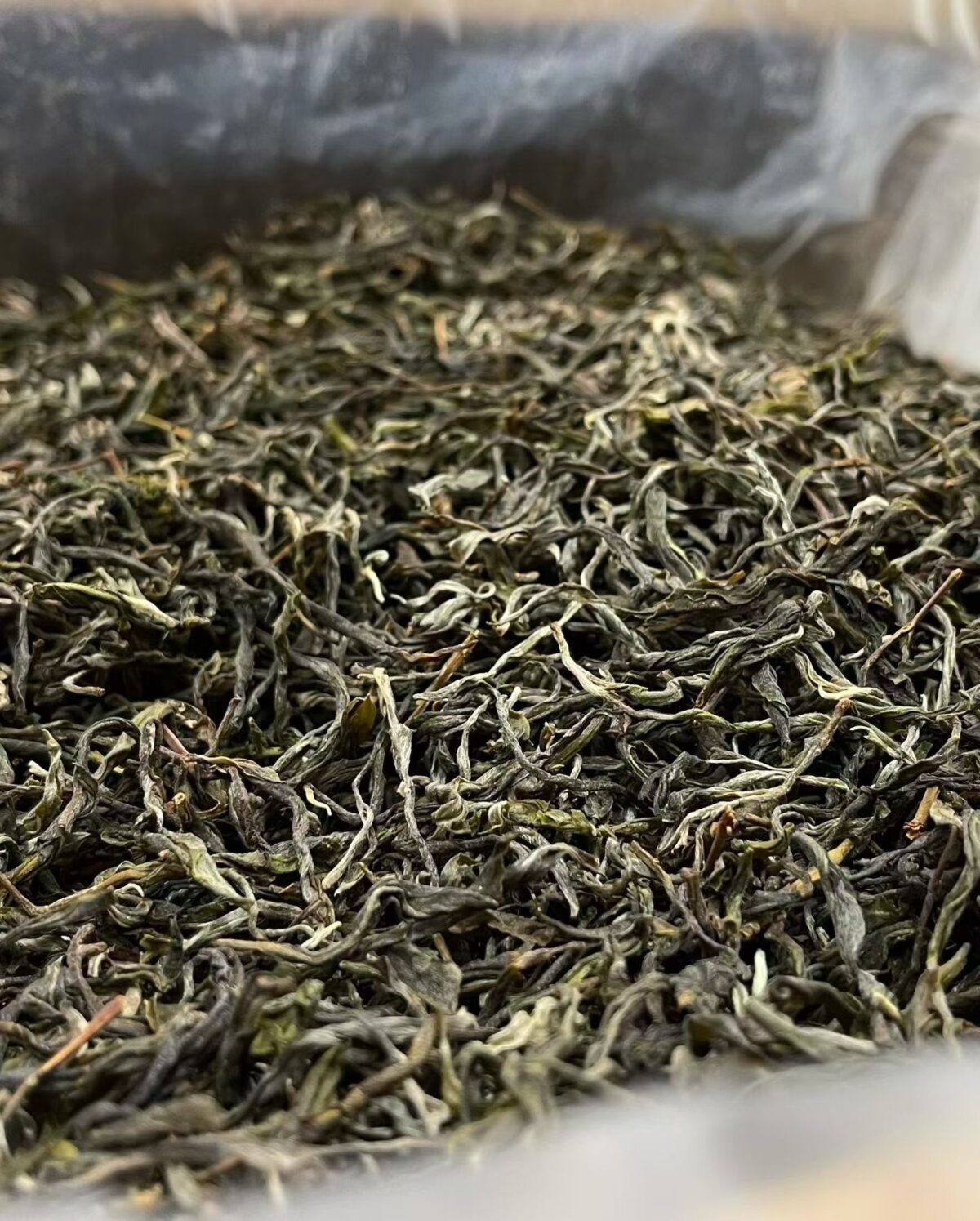 Black tea, 2300 grams.
