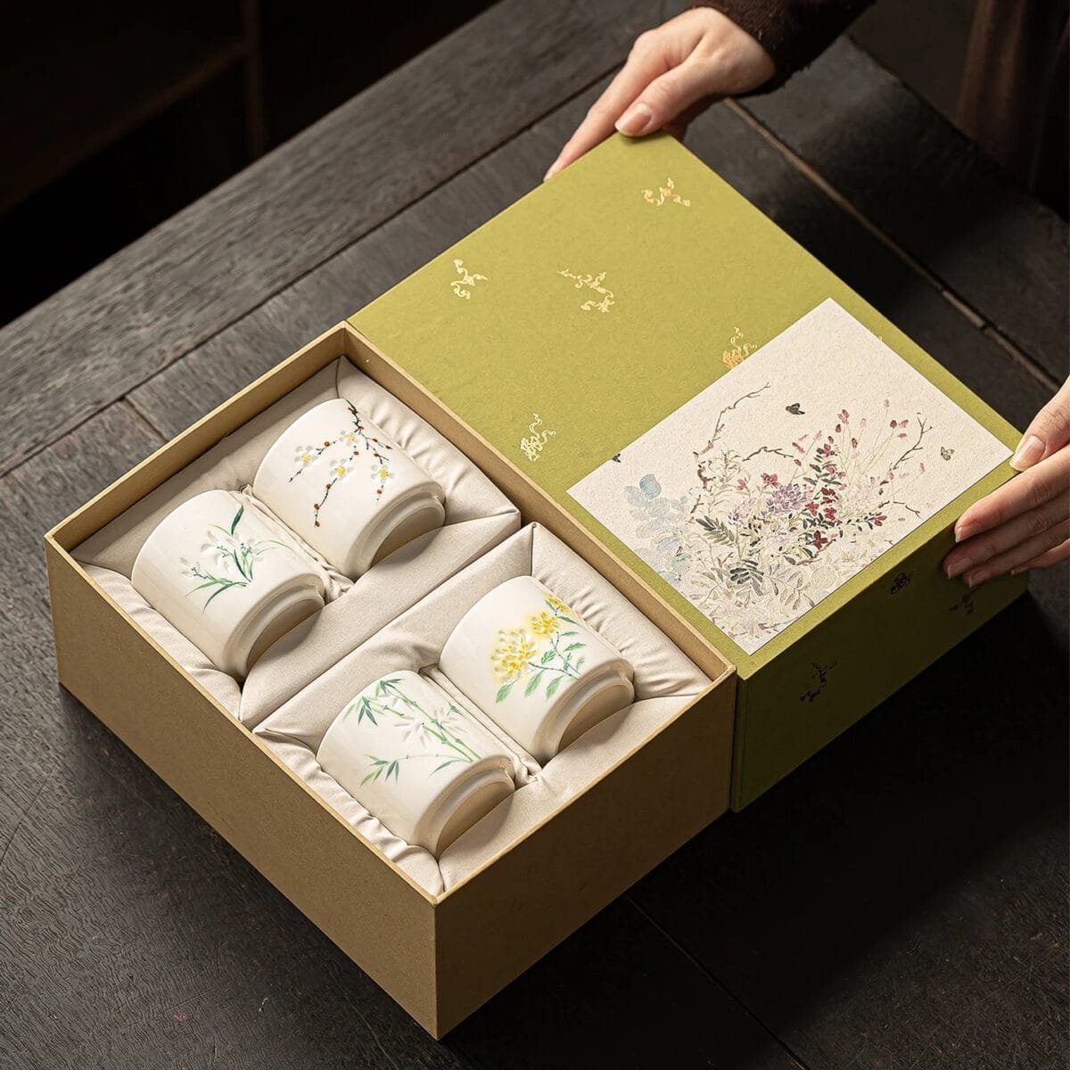 Hand-Painted Hollow Porcelain Tea Set: The 1 Chinese Gift Set for Discerning Tea Lovers