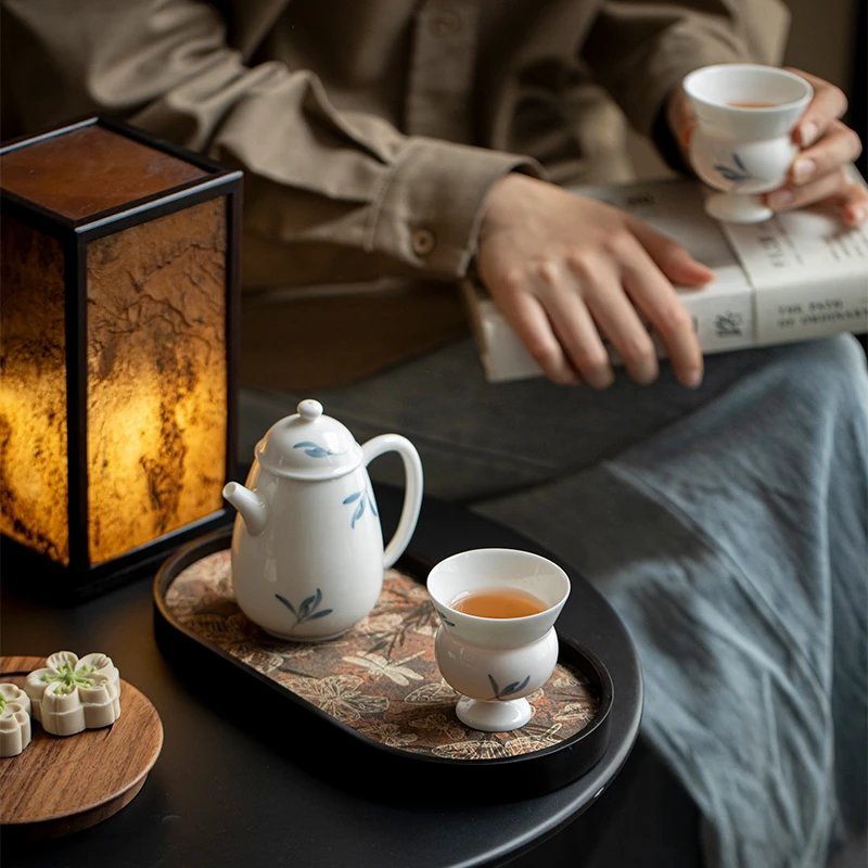 Hand-Painted Elegant Stem Cup Tea Set: A Stunning Stem Cup Gift Set with 5 Artistic Styles