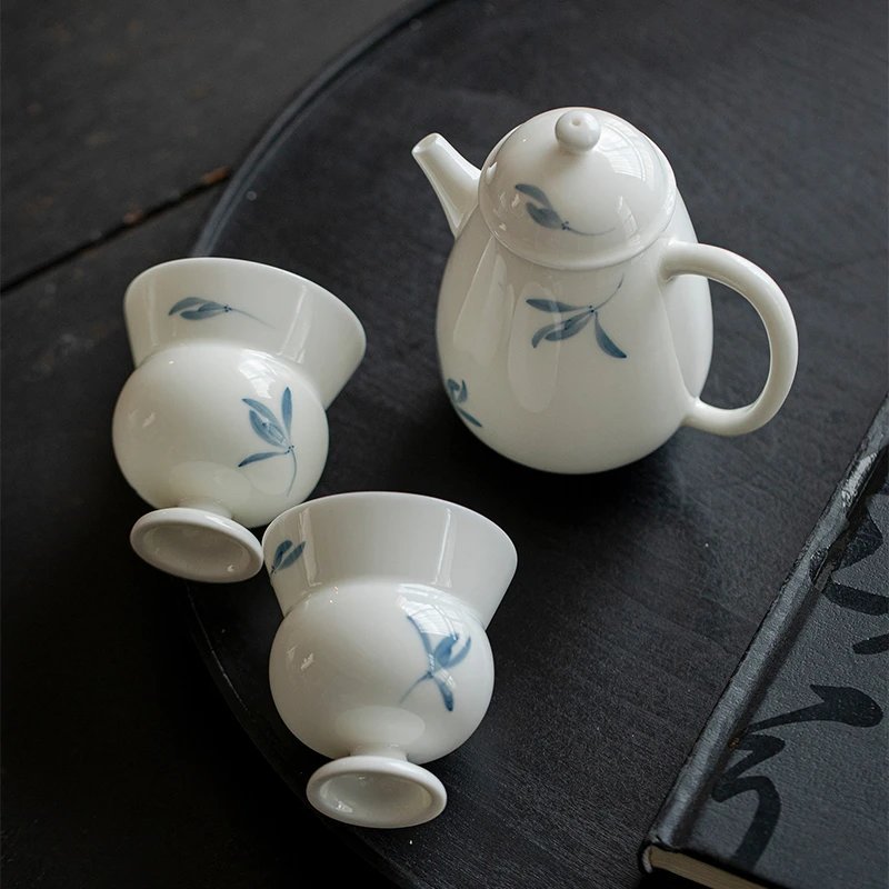 Hand-Painted Elegant Stem Cup Tea Set: A Stunning Stem Cup Gift Set with 5 Artistic Styles