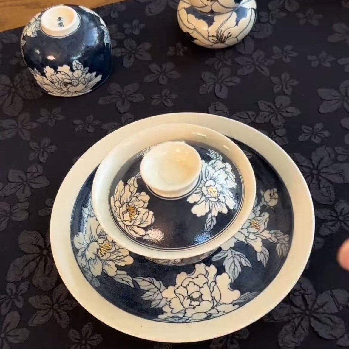 Jingdezhen Sunflower Gaiwan Set