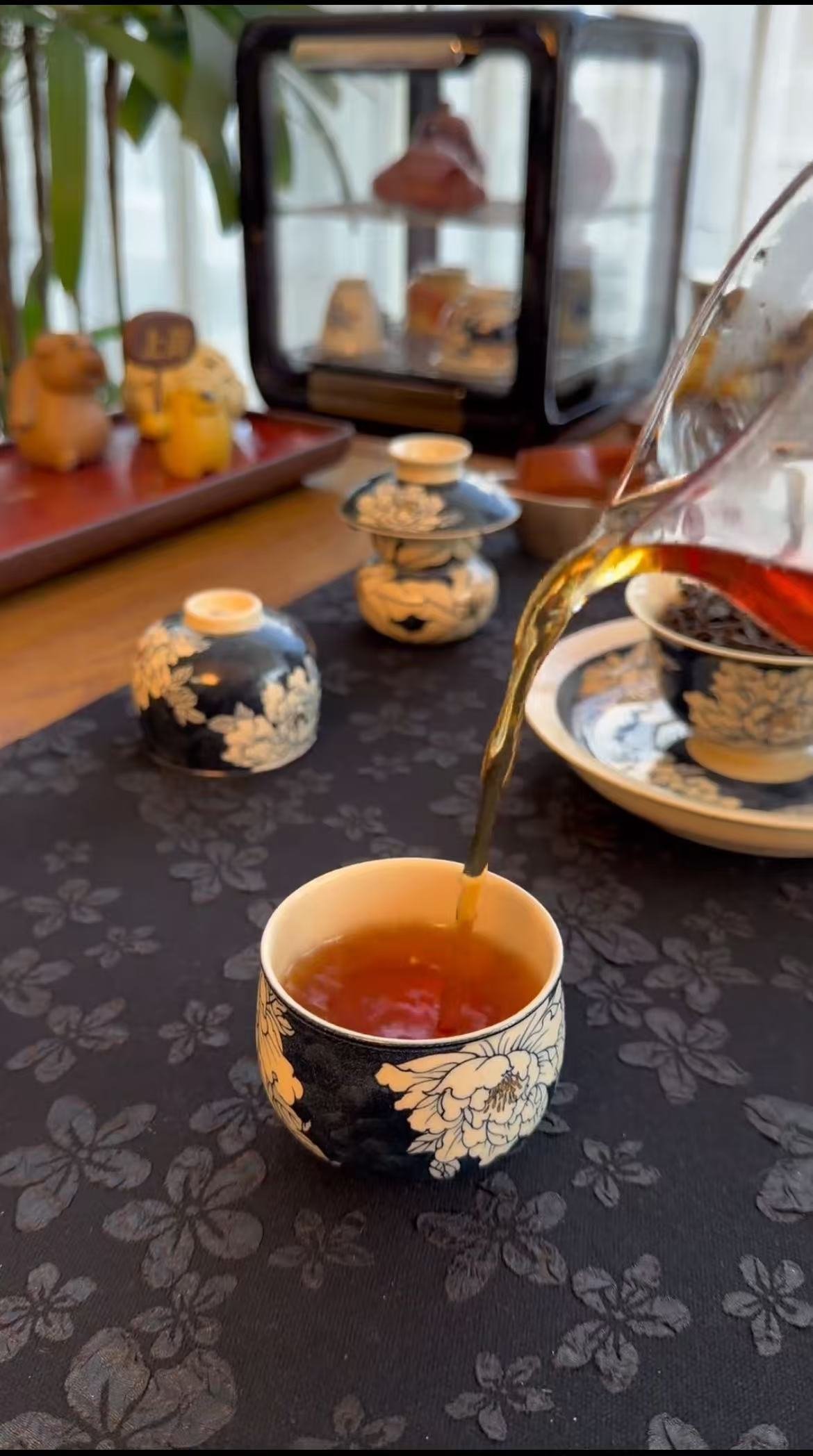 Jingdezhen Sunflower Gaiwan Set: The 3-Piece Hand Painted Porcelain Gaiwan You'll Regret Not Buying Sooner