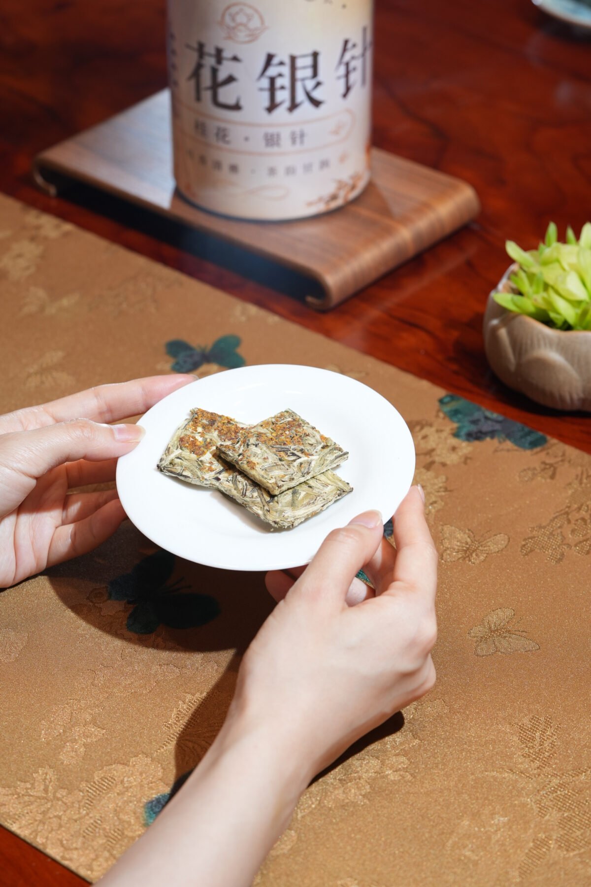 Osmanthus Silver Needle Tea: The 1 Calming Osmanthus White Tea for Stress Relief