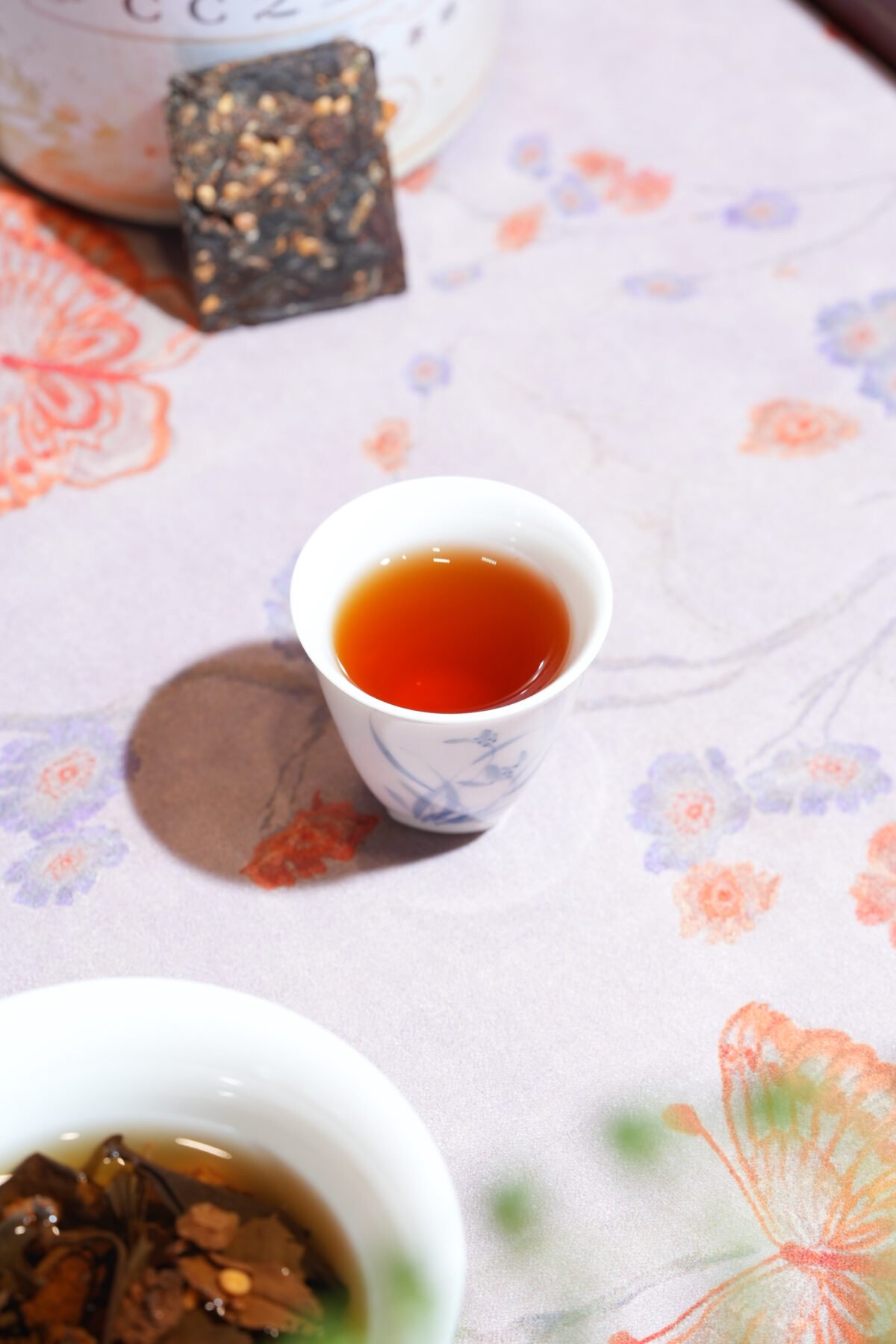 Roxburgh Rose White Tea: The 1 Antioxidant White Tea Brick for Radiant Skin & Vitality