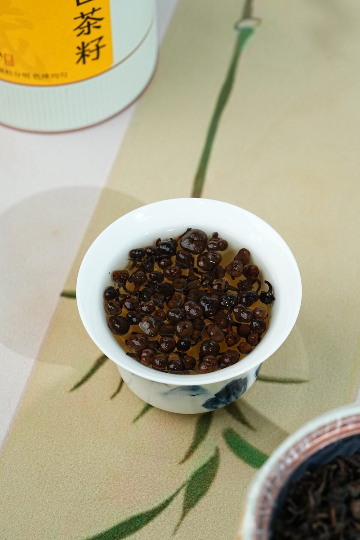 Fuding White Tea Seeds: The 1 Woody Sweet Tea for Digestive Wellness & Calm